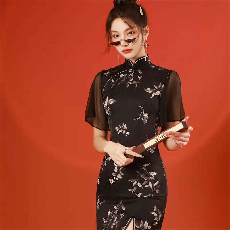 2022 Yaz Sonbahar Yeni Stil Feifei Kollu Ön Yarık Kısa Cheongsam Geleneksel Çin Modern Geliştirilmiş Qipao Elbise Kadınlar için Görüntü 2