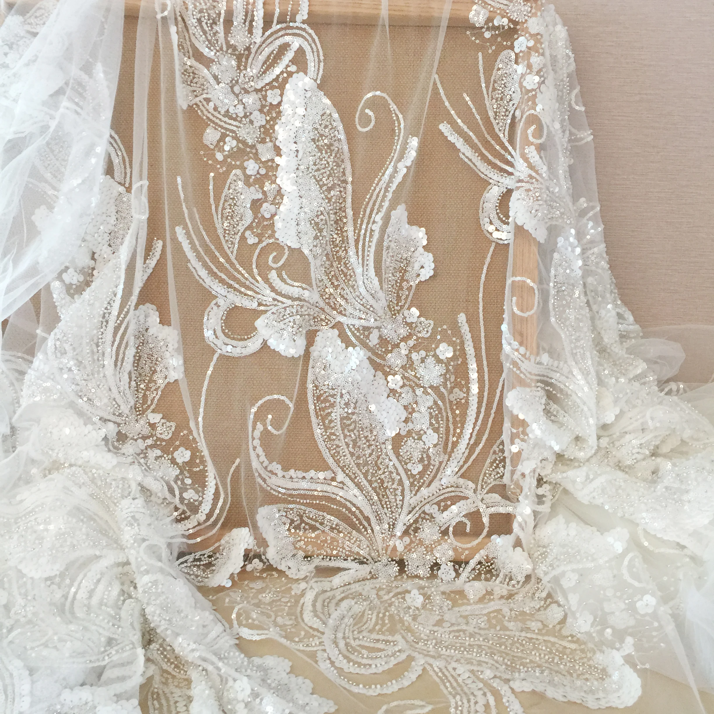 Ağır Sanayi Büyük Dalga 3D Boncuklu Dantel Kumaş düğün elbisesi Pullu Dantel Kumaş Seyahat Çekim Çiçek Aksesuarları Görüntü 2