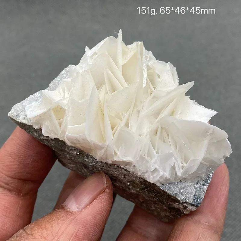 Doğal beyaz pul floresan kalsit kaba numune kristal kuvars taş Görüntü 5