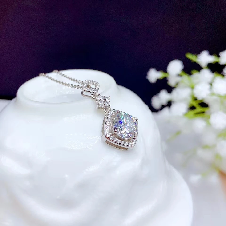klasik dökme parlak moissanite kolye kadınlar için gümüş kolye takı 925 ayar gümüş doğum günü hediyesi yuvarlak parlak mücevher Görüntü 2