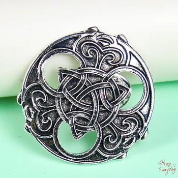 Viking Takı Yuvarlak İçi Boş Pin Vintage Celtic Üçgen Düğüm Pusula Broş Pelerin Yaka Pin düğme rozet Erkekler Takı Hediye