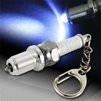 1 Adet Mini Anahtarlık LED El feneri Anahtarlık Alaşım Krom Gümüş Buji Anahtarlık Araba Motosiklet Parçaları Anahtarlık 5.8 cm Evrensel 1