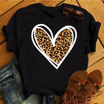 Leopar Aşk Kalp Baskılı T Shirt Kadın Moda T Shirt Kadın Kısa Kollu Sevimli Grafik Tee Üstleri Kadın Yaz Rahat T-shirt
