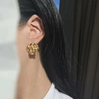 Kadın Kulak Aksesuarları Retro Geometrik Metal Kamelya çiçek Saplama küpe Kadınlar için Kız Seyahat Kore Trend Takı Hediyeler 2