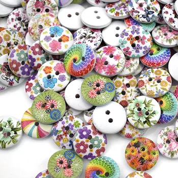 50 Adet 2 Delik Ahşap Düğmeler Zanaat El Yapımı Scrapbooking Dikiş Giyim Aksesuarları 15mm Düğmeler Çiçek Boyalı Dikiş El Sanatları 2