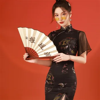 2022 Yaz Sonbahar Yeni Stil Feifei Kollu Ön Yarık Kısa Cheongsam Geleneksel Çin Modern Geliştirilmiş Qipao Elbise Kadınlar için
