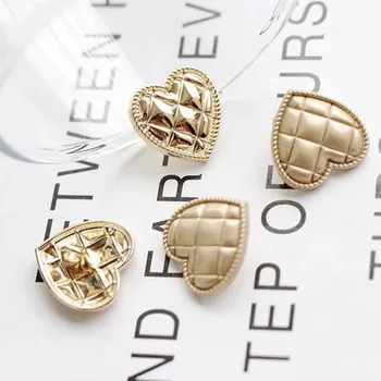 10 adet/grup 15/20/25mm Güzel Kalp Düğmeleri Giyim Tasarımcıları Moda Dikiş Aksesuarları Altın Metal Düğmeler Gömlek
