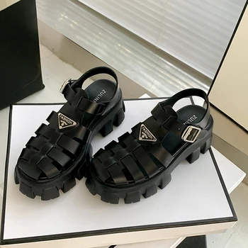 Kadın platform sandaletler 2022 Yaz Marka Tasarımcısı Tıknaz Topuk Ayakkabı INS Tarzı Metal Dekorasyon Rahat Gladyatör Sandalet Kadın 2